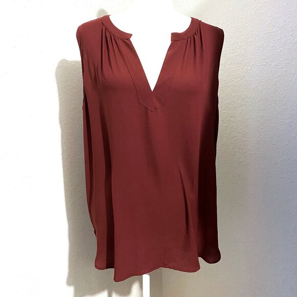 LOFT Tops - Beautiful Maroon Loft Sleeveless Top Large